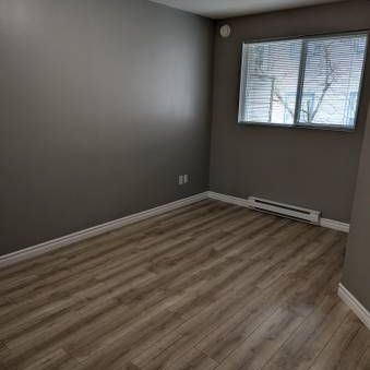 2 bedroom/1 bathroom - downtown Langley - Photo 1