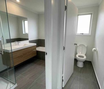 Modern 2 bedroom in prime location! - Photo 4