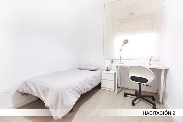 Calle Porvenir, Sevilla, Andalusia 41013 - Photo 1