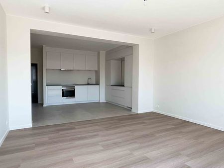 Appartement te huur - foto 2