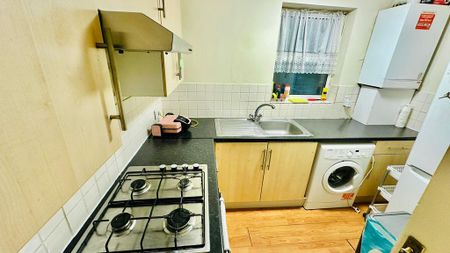 1 bedroom flat to rent - Photo 2