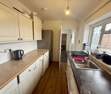 2 bedroom maisonette to rent - Photo 4