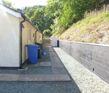 2 bedroom semi-detached bungalow to rent - Photo 6