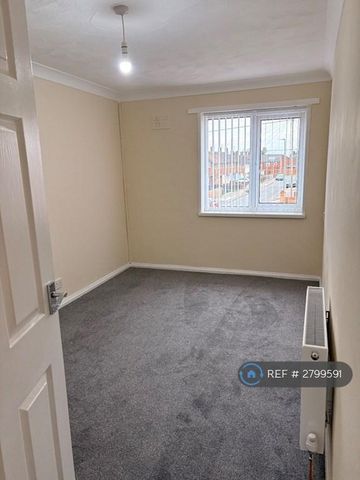 3 bedroom terraced house to rent - Photo 3