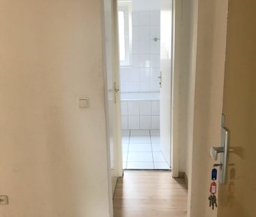 Schöne, helle 3 Zimmer Wohnung mit Balkon - Foto 3