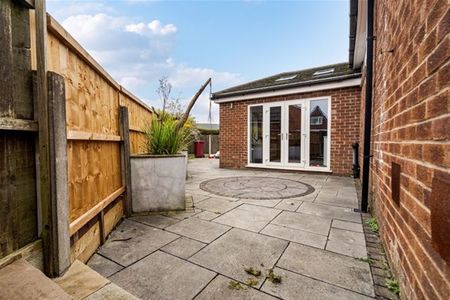 Cherrywood Avenue, Bolton - Photo 3
