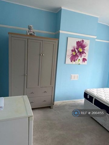 1 bedroom in a house share to rent - Photo 3