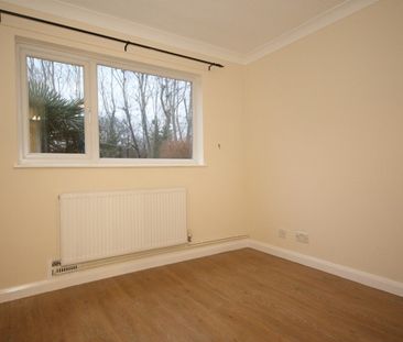 Fitzjohn Close, Guildford - Photo 5