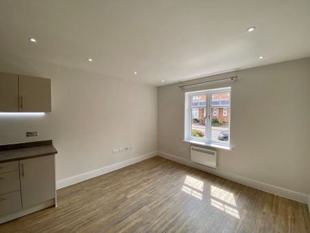 Heather Court, Emerald Avenue, GU51 - Photo 3