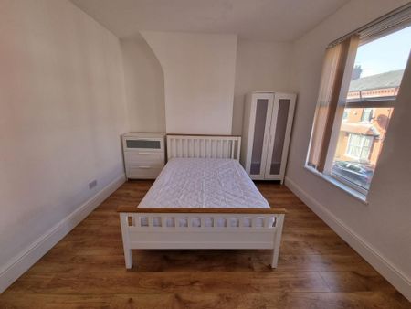 3 bedroom terraced house to rent - Photo 5