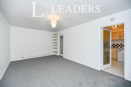 1 bedroom flat to rent - Photo 2