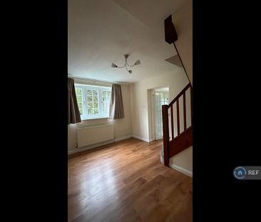 2 bedroom end of terrace house to rent - Photo 2