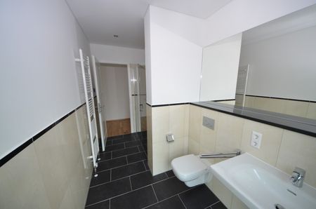 Hochwertige Dachgeschosswohnung im Neubau mit riesiger Dachterrasse ! - Photo 5