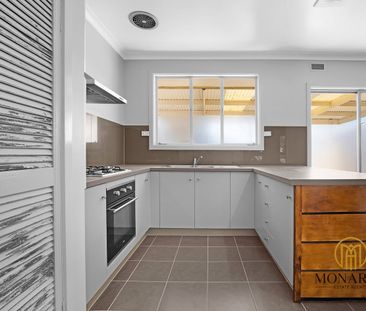 Comfortable Family Home in Woodville Park - Photo 4