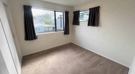 4 bedrooms with 3 bathrooms - Photo 5