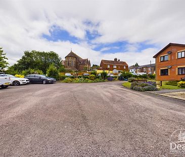 9 Boxbush Road, Coleford - Photo 2