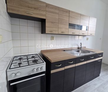 Pronájem bytu 1+1 37 m² - Photo 1