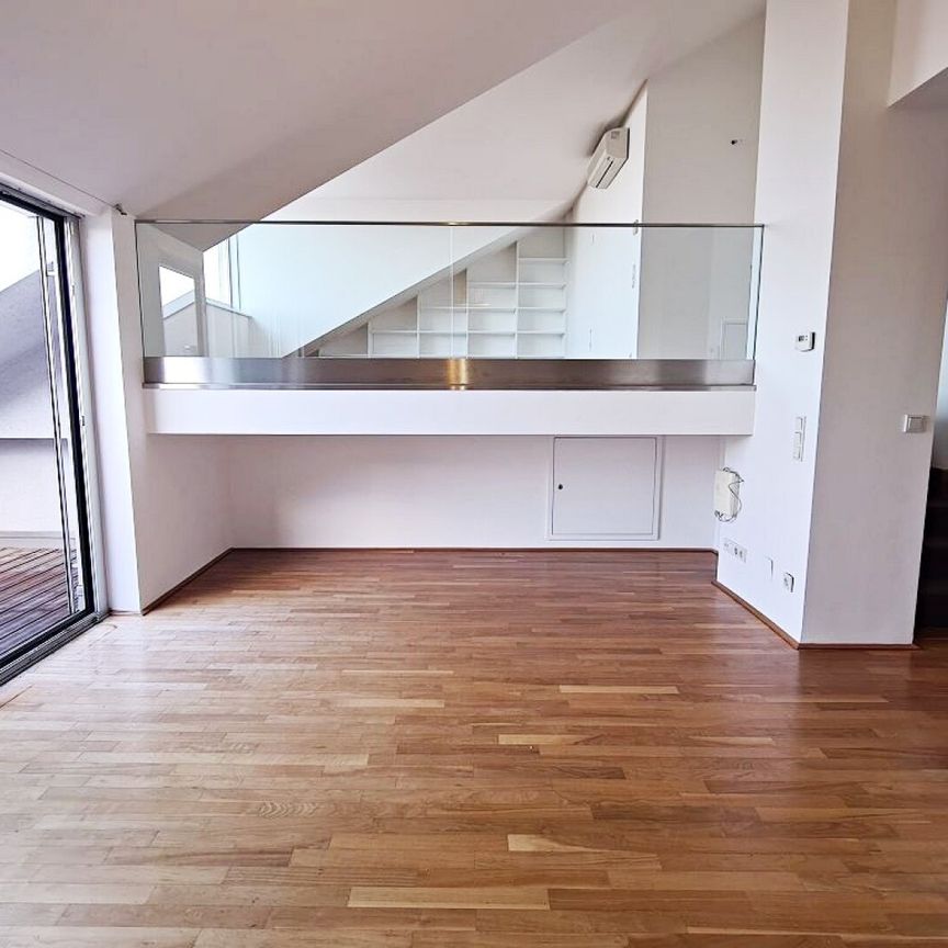 FUZO Mariahilfer Straße, 104 m2 Dachgeschoß mit 14 m2 Freifläche, 2 Zimmer, Wohnküche, Wannenbad, Parketten, Klimaanlage, Stumpergasse - Photo 1