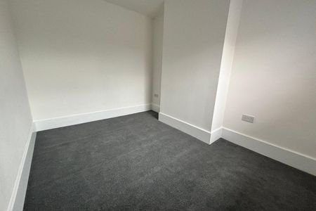 Spencer Road - Photo 2