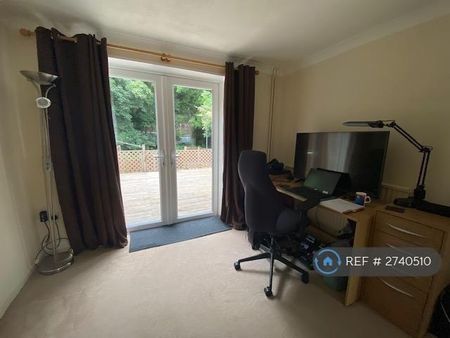2 bedroom terraced house to rent - Photo 4