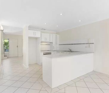 Spacious 3-Bed Home in Marrickville Area - Photo 2
