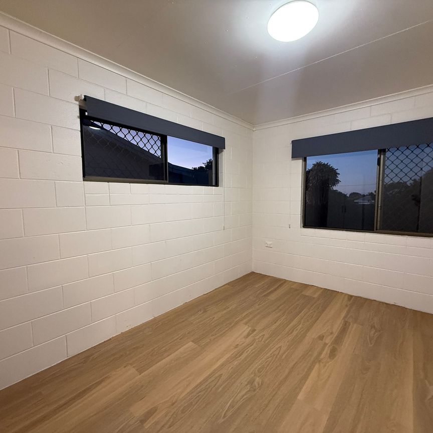 Half Duplex – Convenient & Low-Maintenance Living - Photo 1