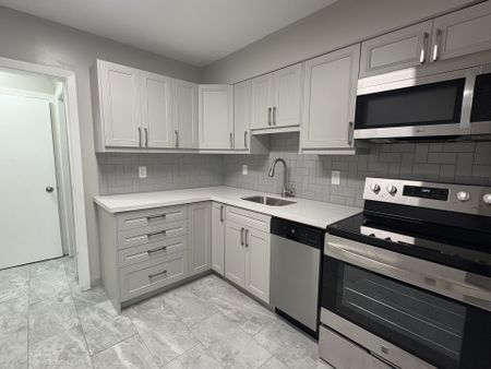 For Lease - 233 Pannahill Road Unit# Unit 1, Toronto, Ontario - Photo 5