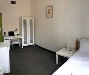 Room 5 (Non Ensuite) - Photo 2