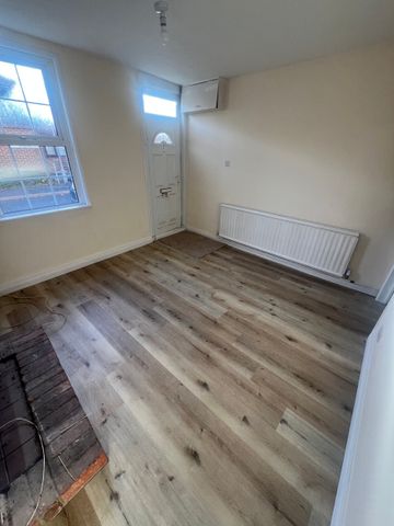 PROSPECT ROAD, STONY STRATFORD - 2 BEDROOM - Photo 2