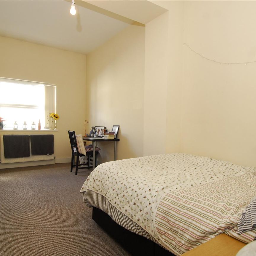 9 Seaton Avenue Flat 3, Plymouth - Photo 1