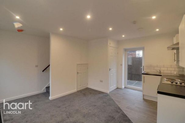 2 bedroom terraced house to rent - Photo 1