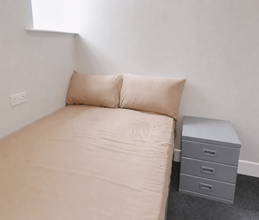 Classic Bedroom - Photo 3