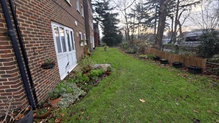 1 Bedroom Flat To Let - Photo 5