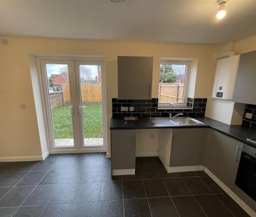 3 bedroom terraced house to rent - Photo 6