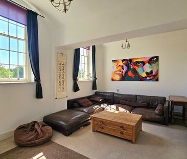 The Crescent, Gloucester - Photo 5