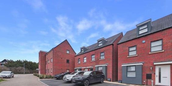 Woolsley Cresscent, Eagle Farm South, MK17 - Photo 3