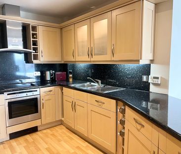 Room in a Shared Flat, Salford Quays, M50 - Photo 4