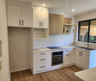 What a gorgeous unit! ALL enquiries via EMAIL only please - Photo 6