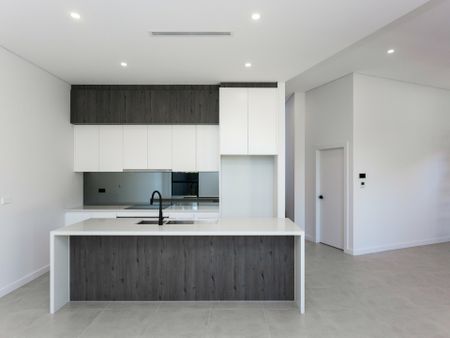 IMPRESSIVE 4 BEDROOM DUPLEX WITH STUDY/5TH BED - Photo 5