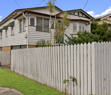 Spacious Family Home with City Views in Prime Coorparoo Location - Photo 5