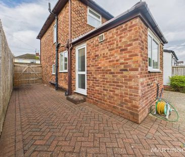 3 bedroom semi-detached house to rent - Photo 5