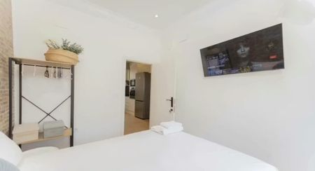 Carrer de l'Arquitecte Alfaro, Valencia, Valencian Community 46011 - Photo 2