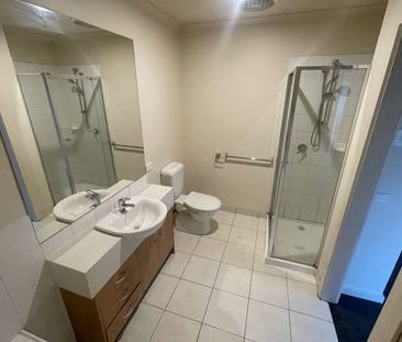 Simply Stunning, Ultra-Modern Executive Townhouse in Prime Location - Photo 5