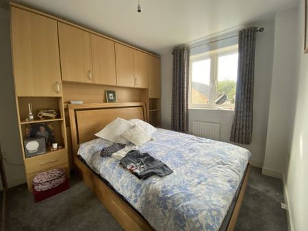 4 Bedroom Detached - Photo 2