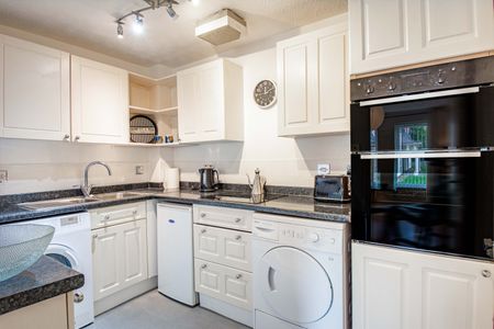 1 bed ground floor flat to rent in Mariner Avenue, Birmingham, B16 - Photo 3