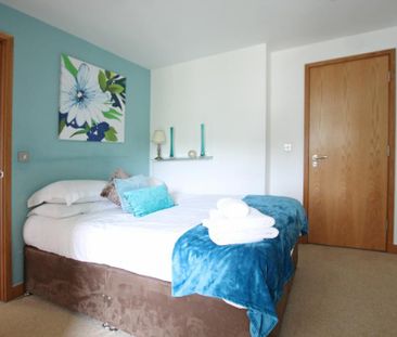 2 bedroom flat to rent - Photo 2