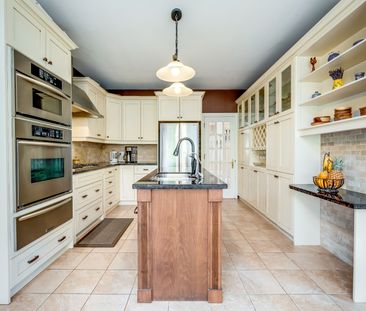 For Lease - 2175 Oneida Court, Mississauga, Ontario - Photo 4