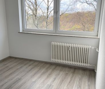 Schöne Wohnung mit Balkon zu tollem Preis!! Auch für WGs geeignet! ... - Foto 1