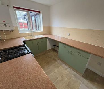 3 bedroom semi-detached house to rent - Photo 6