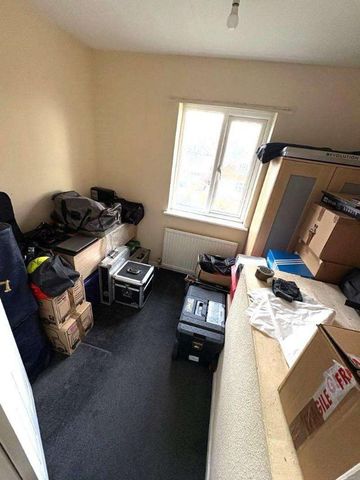 Green Lane, St. Albans, AL3 - Photo 3